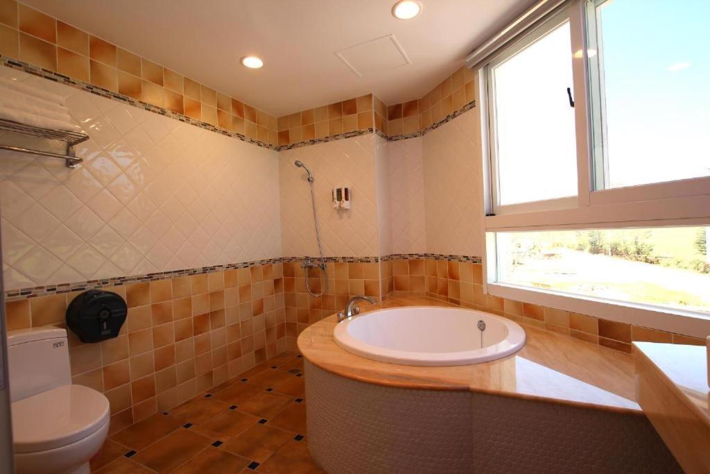 Island On The Sea Apartment Kenting Exterior photo